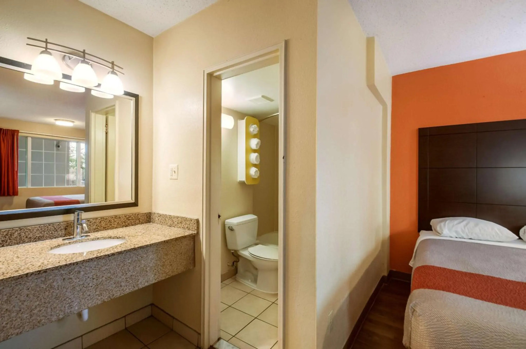 Motel 6 Washington DC Convention Center