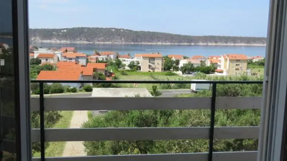 Serene Barbat Escape with Just Minutes from the Beach
