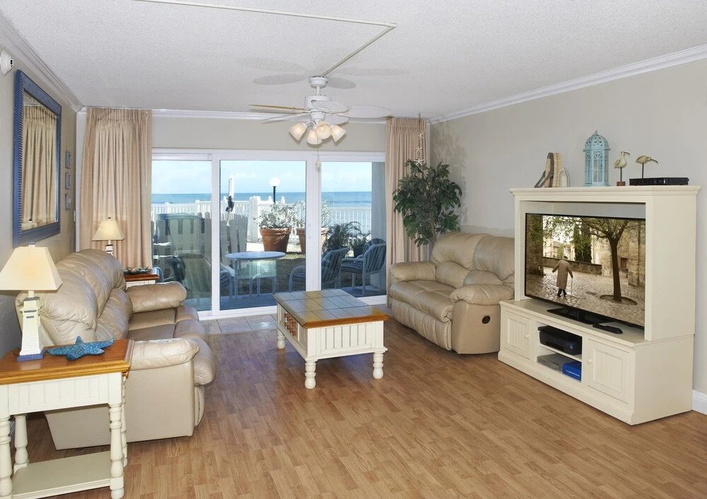 Paradise Beach Club - Direct Oceanfront Condos with Heated Pool Pet-Friendly