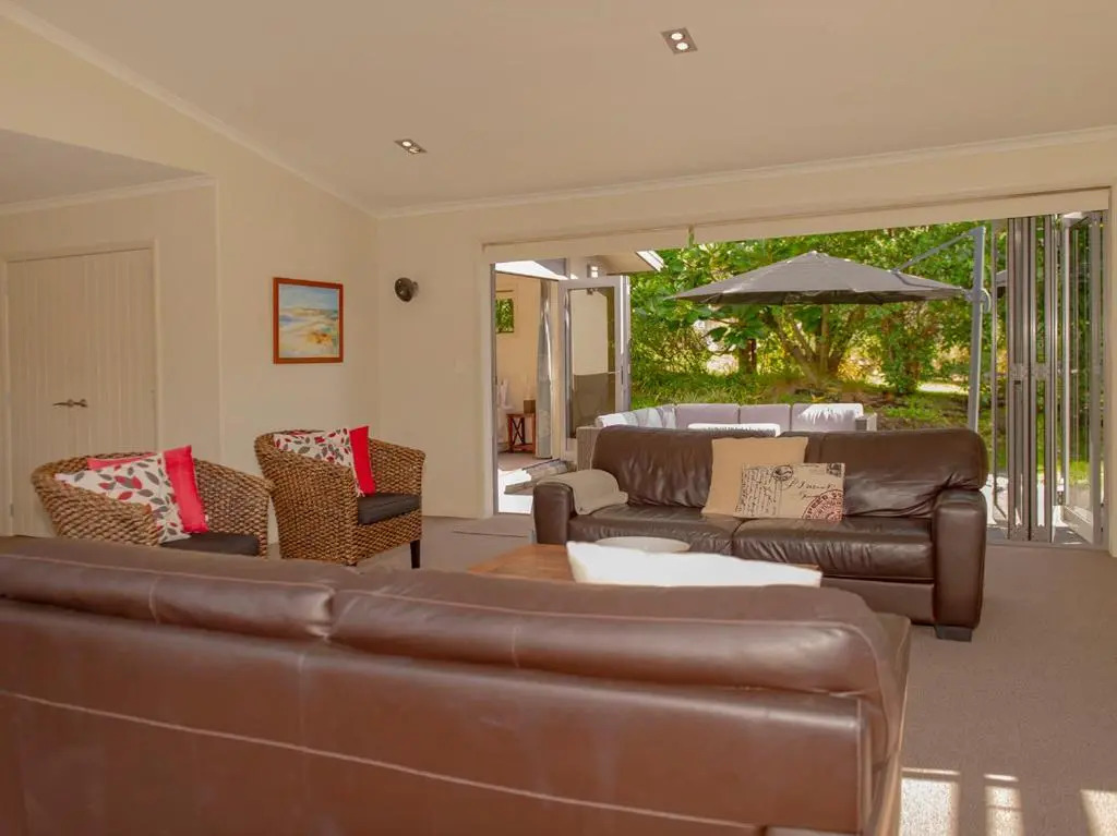 Cooks Getaway - Cooks Beach Holiday Home