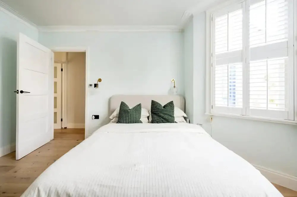 The Blooming Minimalist- by Out of Office Lifestyle