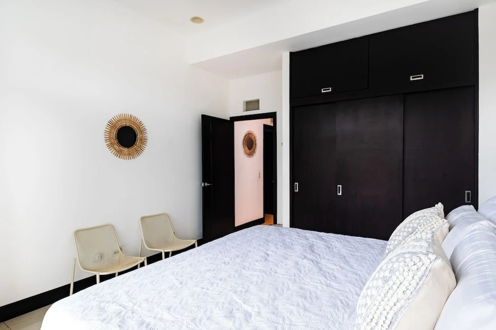 mVillas - Luxury 2Bed 2Bath Condo w Pool