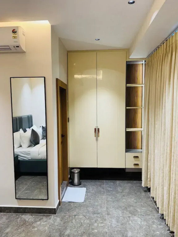 Shreshtam Apart Hotel, Kondapur