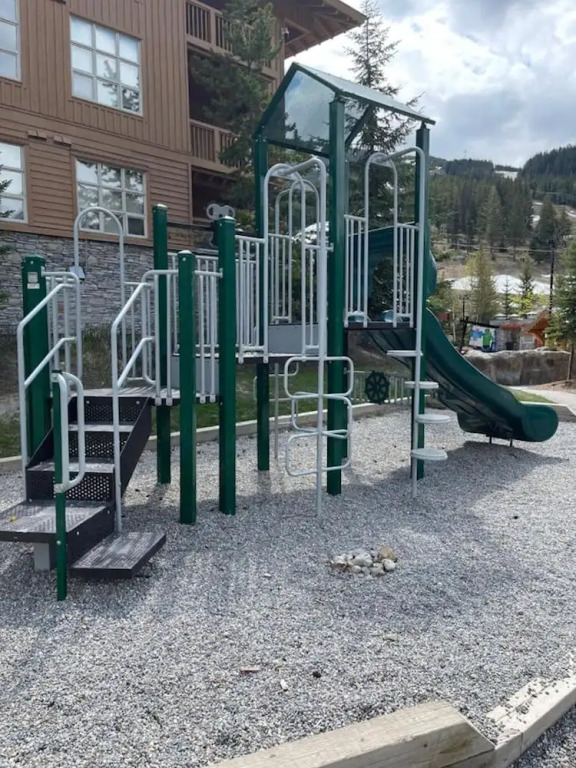 SPACIOUS Studio | Ski In/Out | Pool & Hot Tubs | in the Heart of PANORAMA RESORT