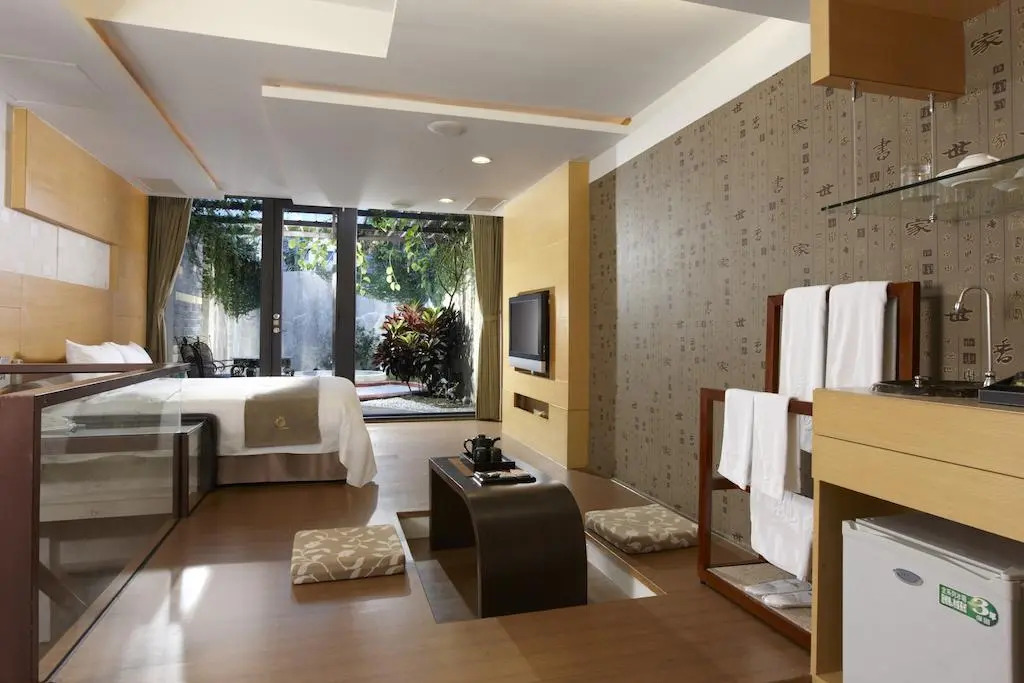 Hefong Faddism Hotel