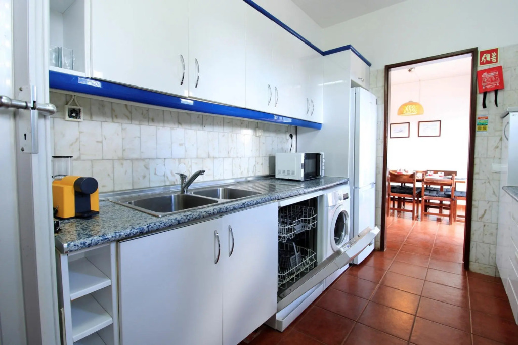 Albufeira Traditional Villa With Pool by Homing