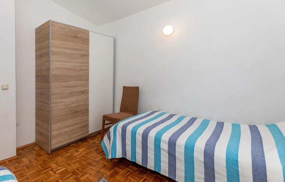 Awesome Apartment in Klek With 3 Bedrooms and Wifi