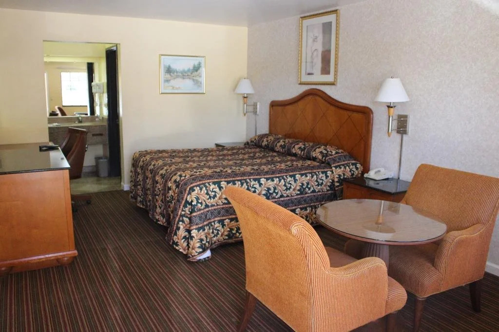 Travelers Inn