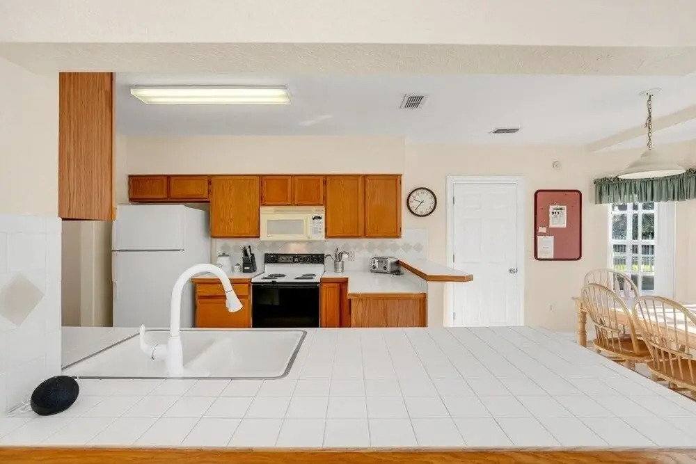 Gorgeous Floridian Style 5 Bed 3 Bath Pool Home 5 Bedroom Villa by Redawning