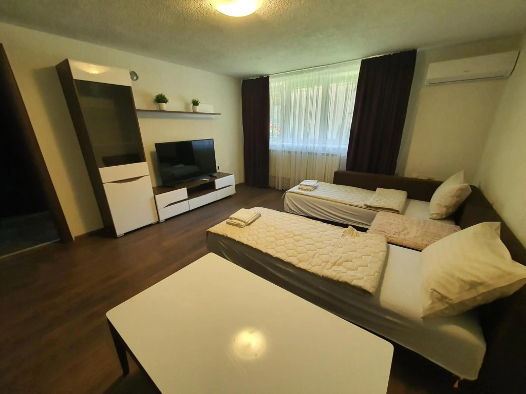 IRIS Apartments