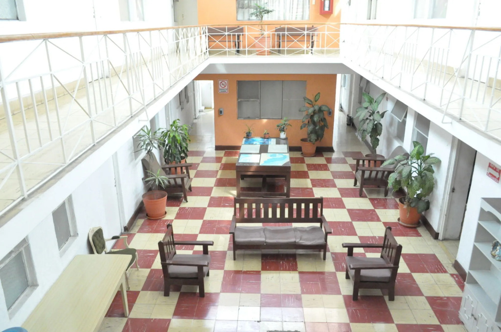 Hotel Metropolitan I
