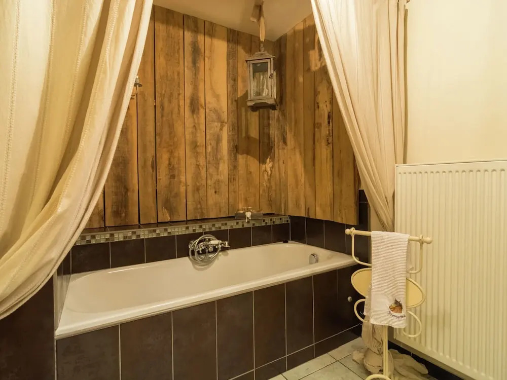 Bièvre Forest-Edge Retreat