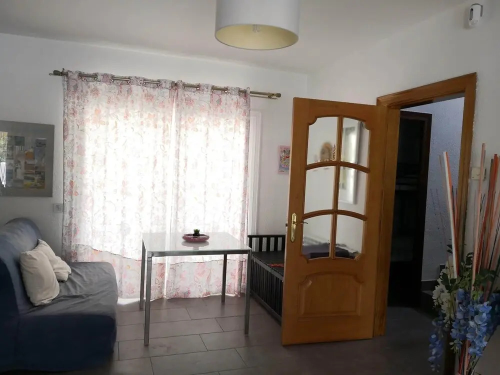 Villa con gran piscina en zona residencial