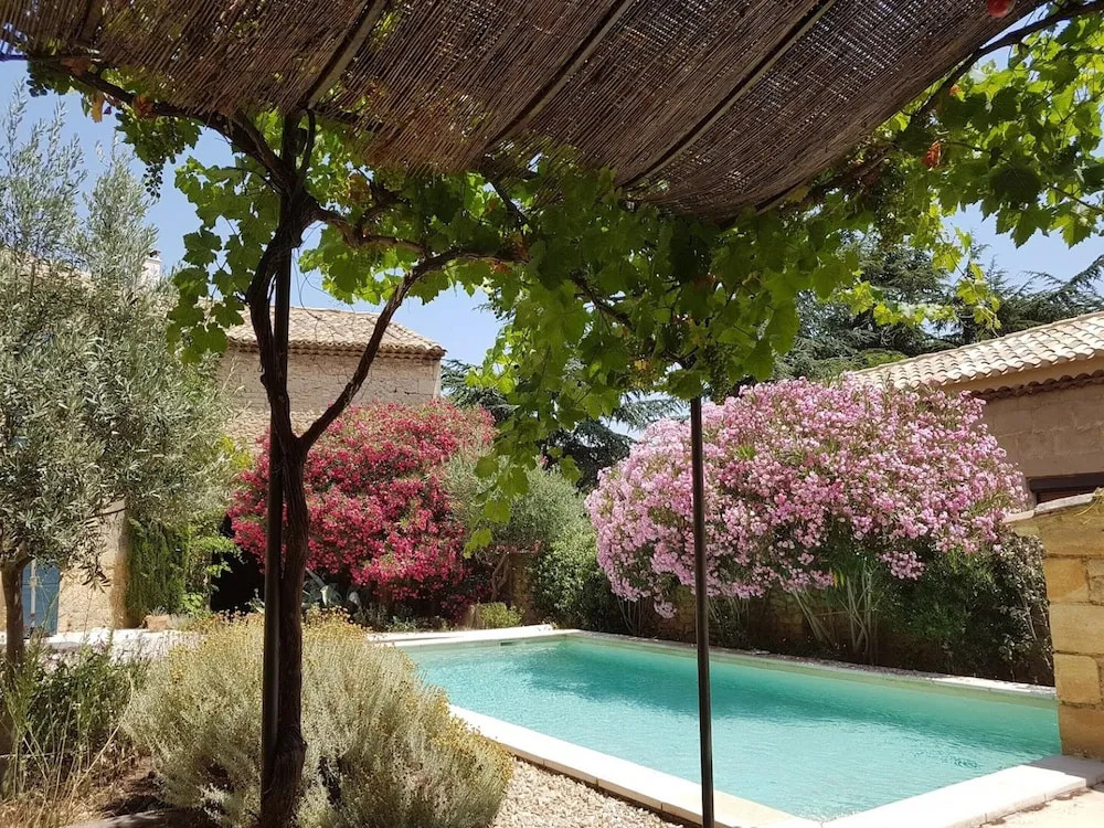 Mansion with 4 Bedrooms in Castillon-Du-Gard, with Wonderful City View, Private Pool, Enclosed Garden - 77 Km From the Beach