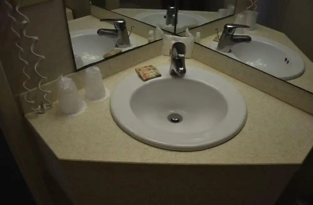 Castaways Resort & Suites