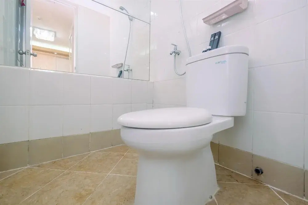 Cozy Stay 2BR Bassura City Apartment