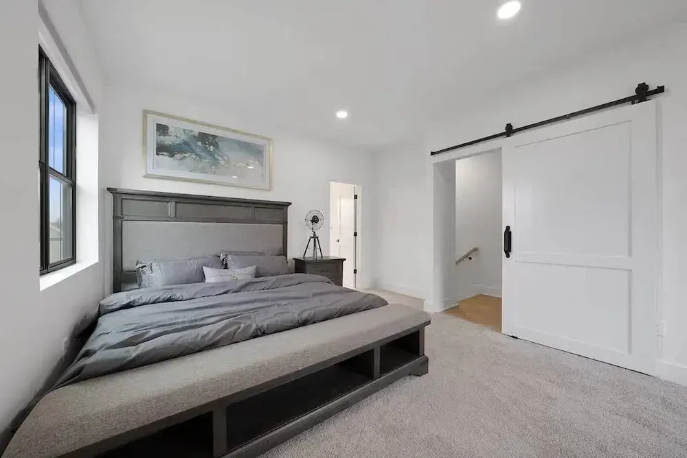 Short North Convention King Bed Parking Free