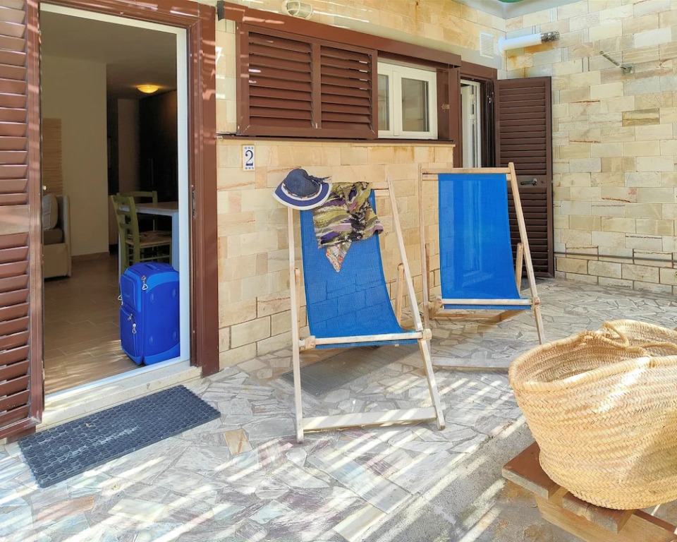 Sea view and ground floor Apartments le Dune