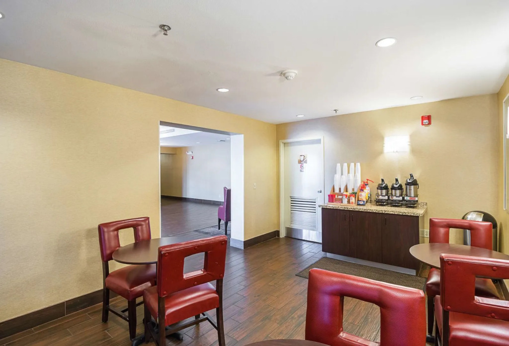Red Roof Inn PLUS+ Phoenix West