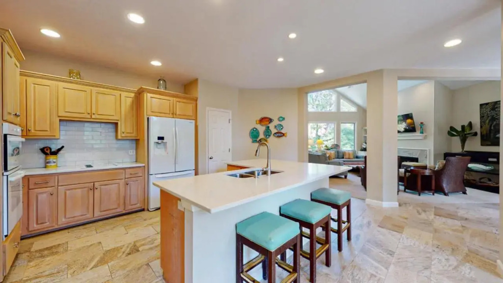 6 Flagg Dr