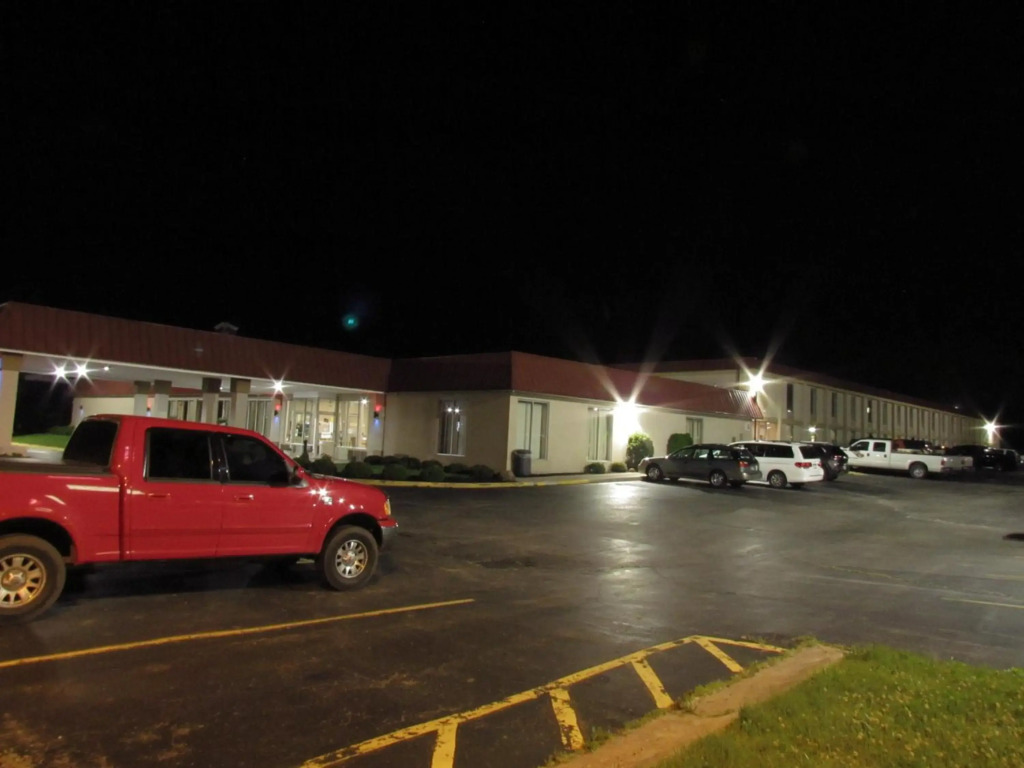 USA Inn and Suites Springfield Ohio