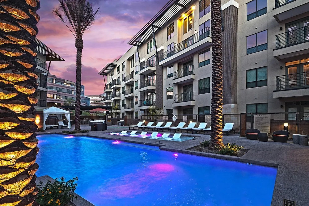 Moderne Luxury at Fashion Square 1x1 1BR by Casago
