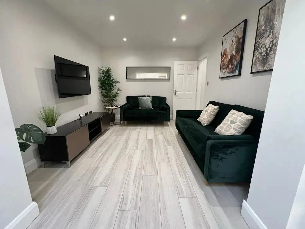 Harrow Family Home with Garden & Drive