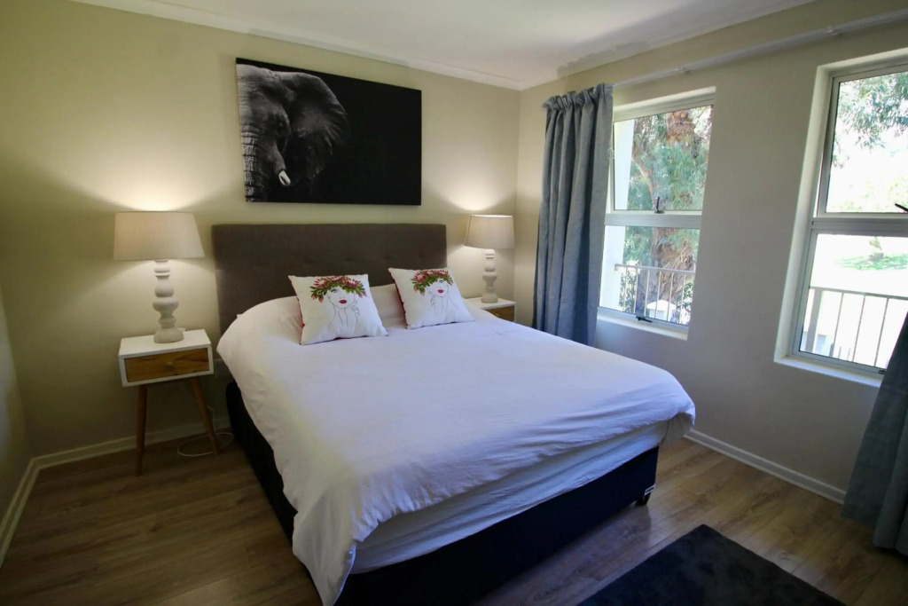 Tamboerskloof 2 bed apartment