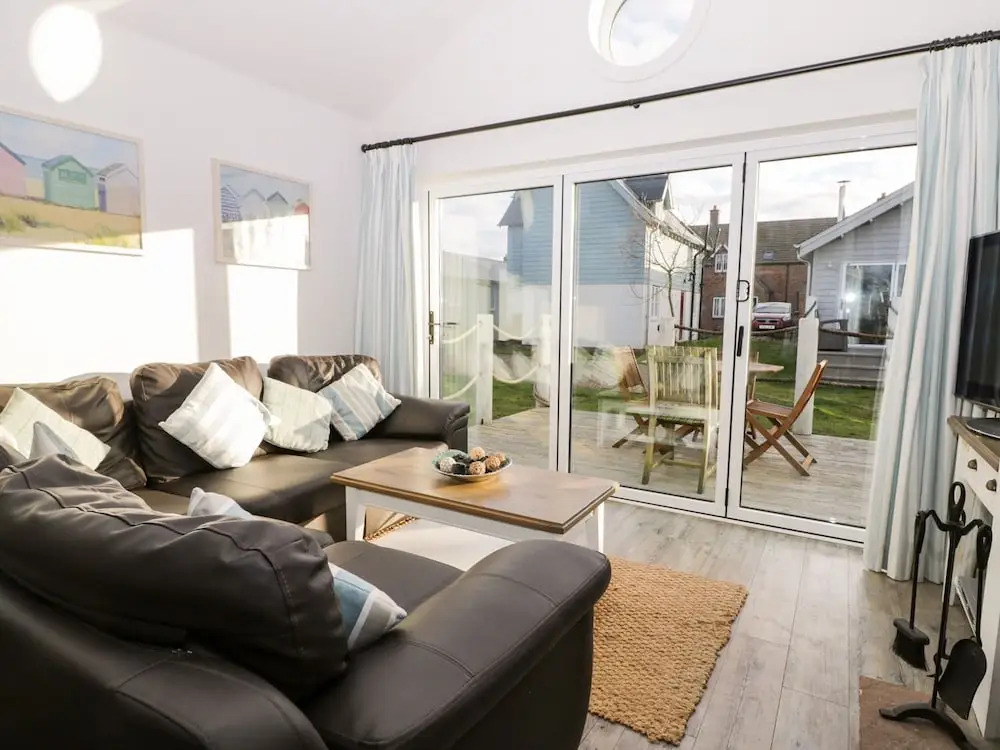 Sea-Renity - Part of the The Bay Filey Holiday Village with pool, gym and direct beach access, pub, restaurant, tennis and meadows walks