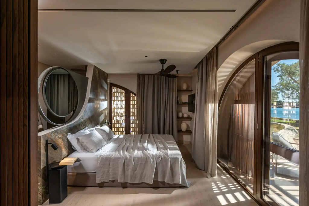 The Echo Of The Sea - Beachfront Luxury Villa