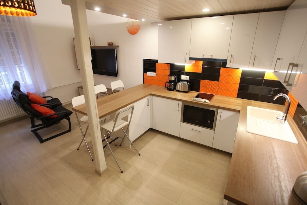 Dfive Apartments - Heroe's Expat