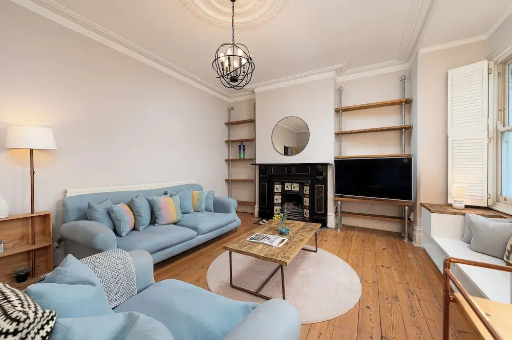 VESTO Three Bedroom Apartment in Clapham