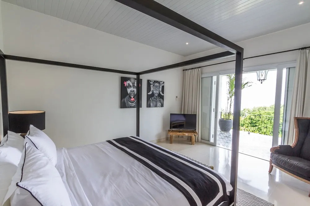 Villa Kusuma - Luxury Sea View 5 Bedroom Villa Close to Savaya