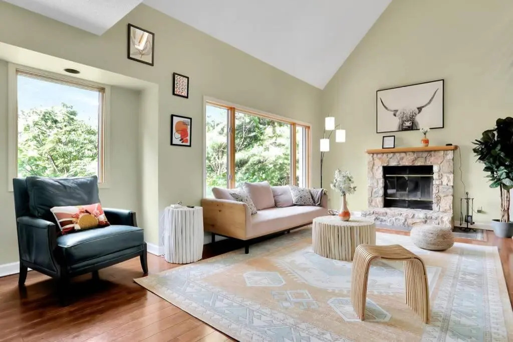 Massanutten retreat- skiing, hiking, river, resort
