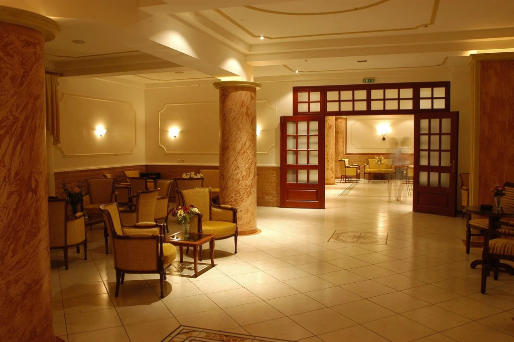 CNic Gemini Hotel