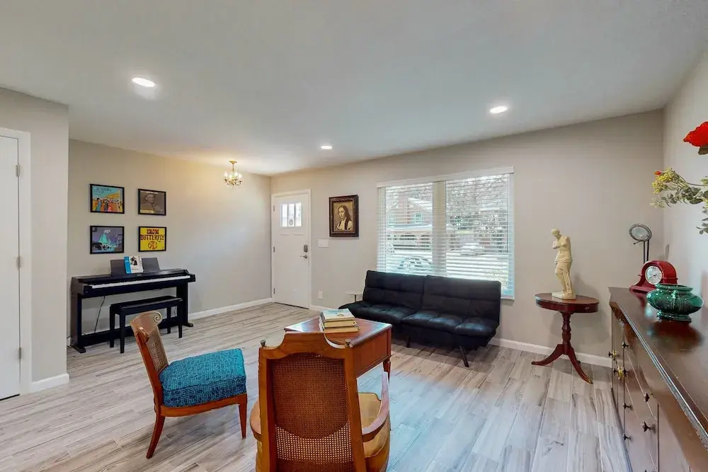 Updated House With Enclosed Yard, Patio, Central AC, & Washer/dryer
