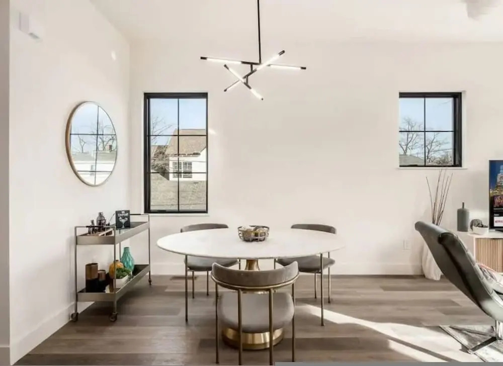 Work Of Art -3 Bedroom Elegant Townhome-columbus