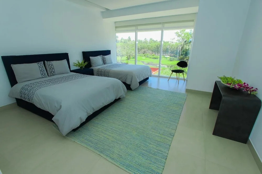 Luxury Apartment in Marina Vallarta-garden