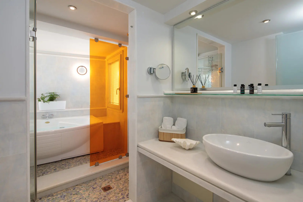 Iria Beach Art Hotel