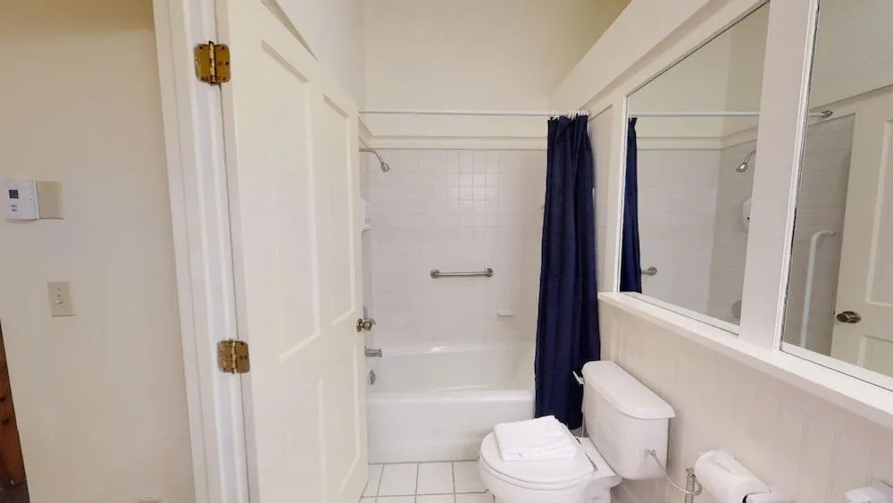Preston Suite #8