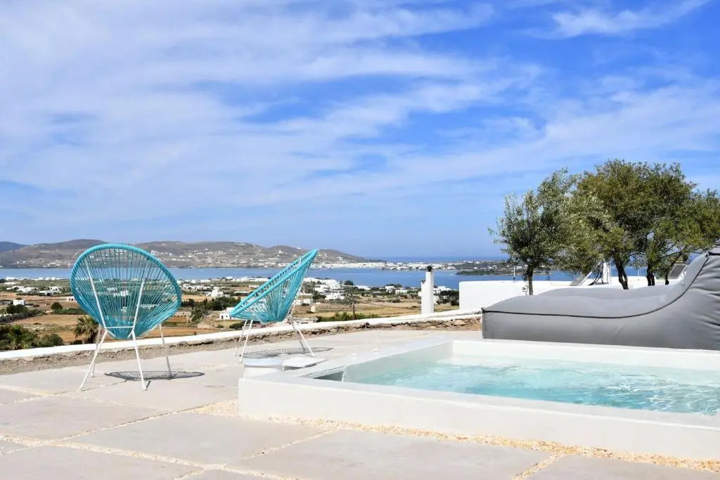 Luxury Paros Villa Villa Calypso Beautiful Serene Sleeps up to 11 Glisidia