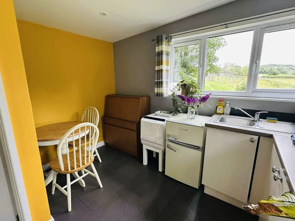 The Cabin in Lifton With 1 Bedrooms and 1 Bathrooms