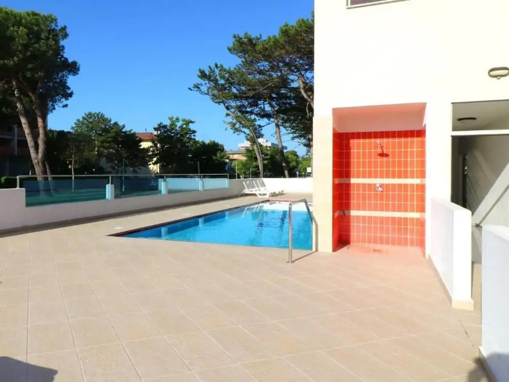 Colorful Flat With Shared Pool