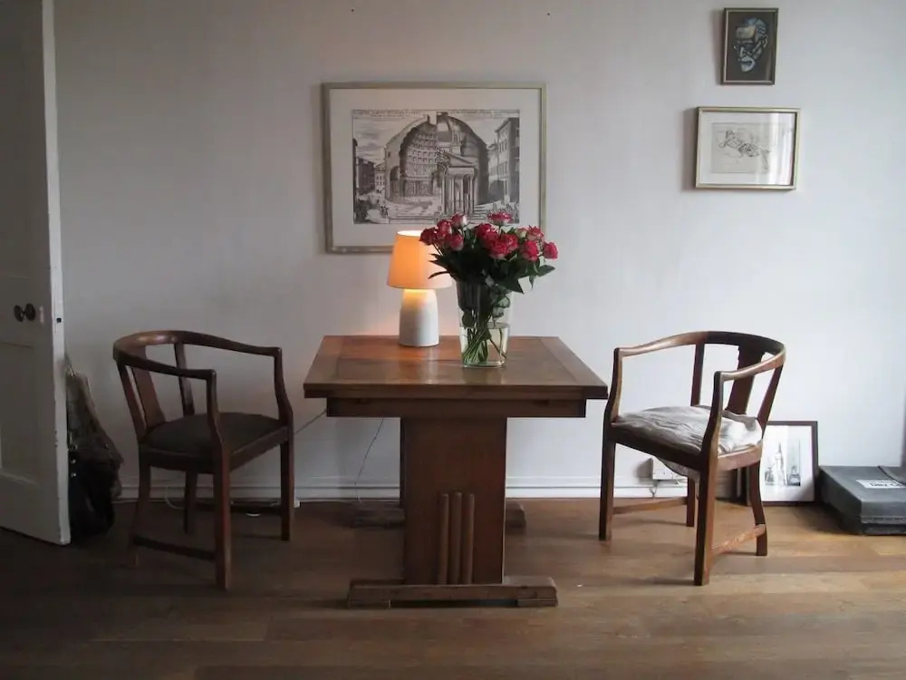 2 Bedroom Period Apartment Next To Clapham Common