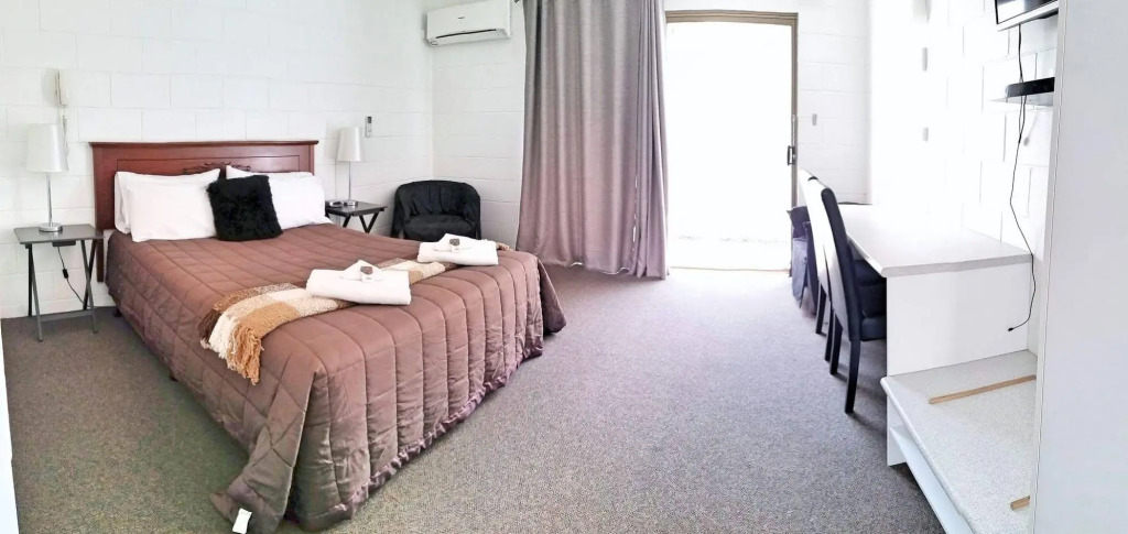 Aaron Motel