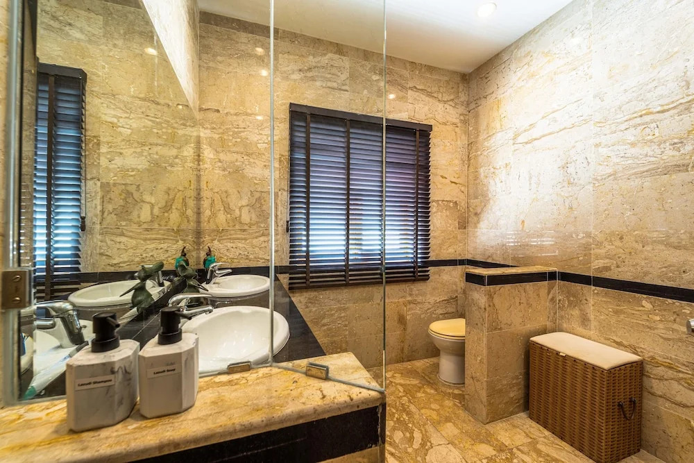 Cozy 3 Bedroom Pool Villa Close to Town - CV3L