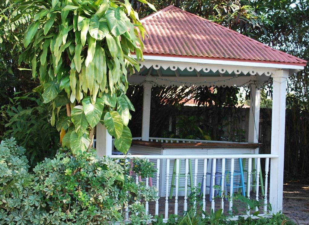 Green Island Inn