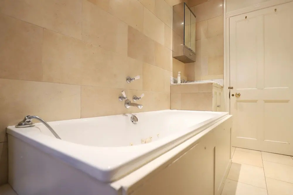 Spacious 4 Bedroom Property With Garden