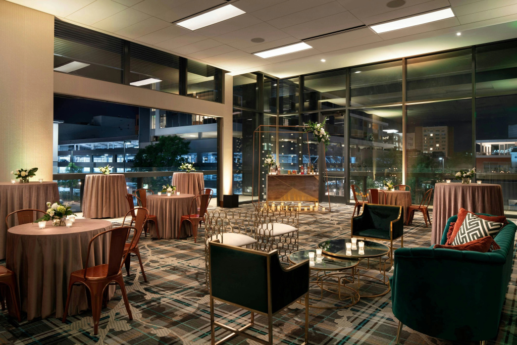 The Jacquard, Autograph Collection