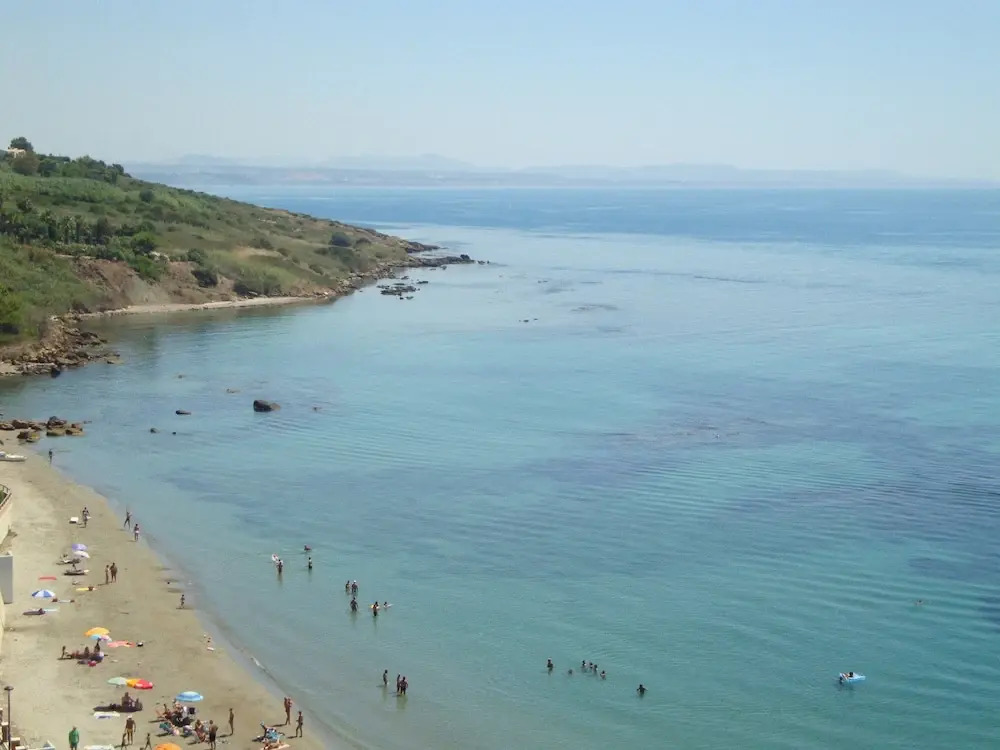 Sea Front Apartment 4 Beds With Balcony 250 Meters From the Beach